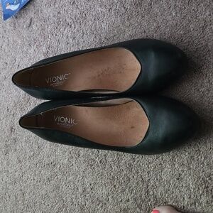 Vionic Antonia wedge pump-black